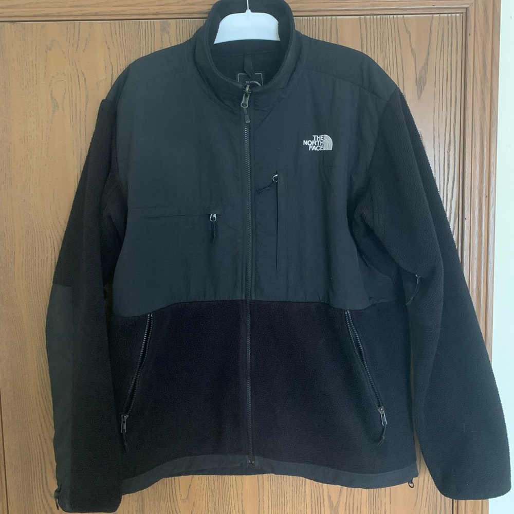 Black North Face Denali Jacket (Men’s Large)